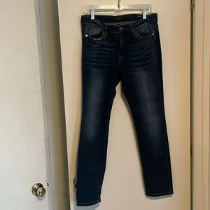 Judy Blue Anya mid rise straight leg Jean